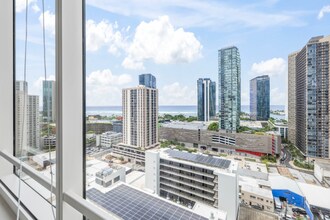 1009 Kapiolani Blvd in Honolulu, HI - Foto de edificio - Building Photo