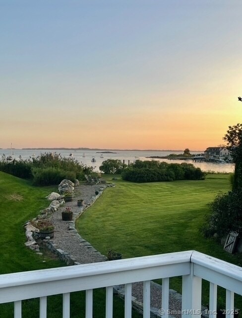 26 Boulder Ave in Stonington, CT - Building Photo