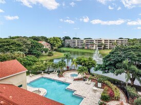 1825 Palm Cove Blvd in Delray Beach, FL - Building Photo