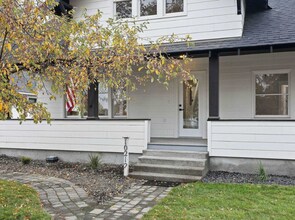 10212 E 8th Ave in Spokane Valley, WA - Building Photo - Building Photo