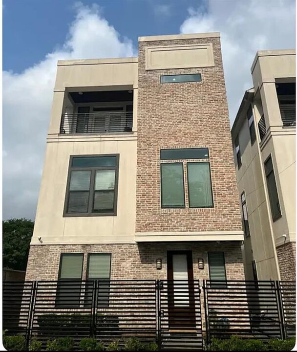 1503 Robin St in Houston, TX - Building Photo