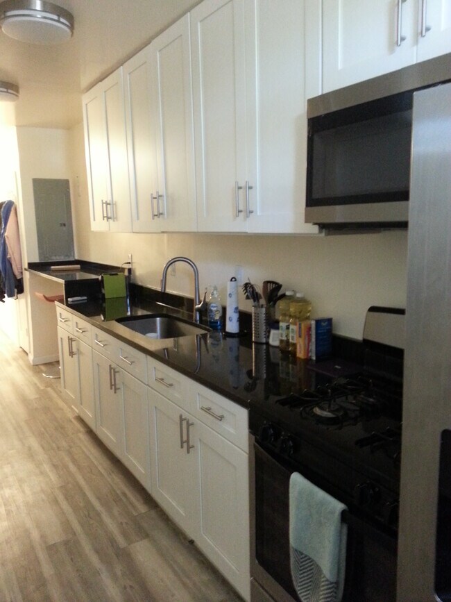 4630 Brooks St NE, Unit Unit4 in Washington, DC - Building Photo - Building Photo