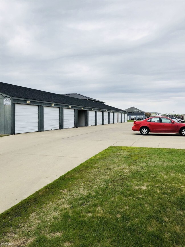 1210 34th Ave S in Moorhead, MN - Building Photo - Building Photo