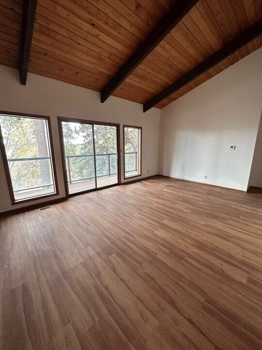 4914 N Vista View Cir in Spokane, WA - Building Photo