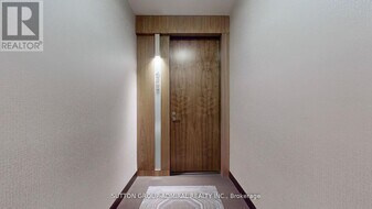 36 Park Lawn Rd in Toronto, ON - Building Photo