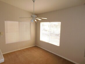 4910 Black Bear Rd in Las Vegas, NV - Building Photo - Building Photo