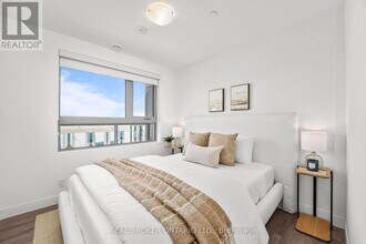 100 Manett Crescent in Brampton, ON - Building Photo - Building Photo