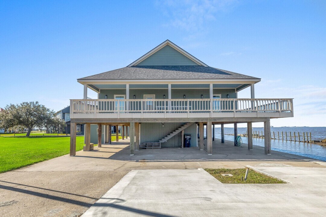 141 Sandpiper Ln in Lake Charles, LA - Building Photo