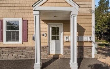 10 Burnside Ave in Congers, NY - Building Photo - Building Photo