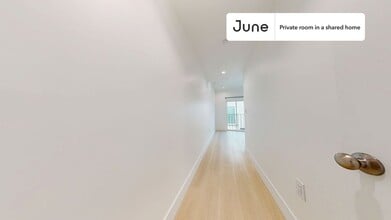 Room in Shared 5 bed/4 bath home in Los Angeles, CA - Building Photo - Building Photo