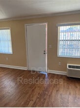 1015 Griffin Rd in Lakeland, FL - Building Photo - Building Photo