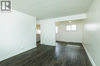 1329 Kim St in Sarnia, ON - Building Photo - Building Photo