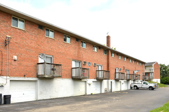 Colerain Tower Apartments in Cincinnati, OH - Foto de edificio - Building Photo