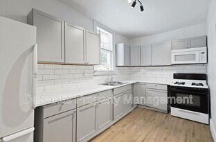 1112 Hope Hollow Rd in Carnegie, PA - Building Photo
