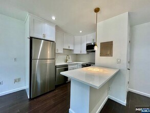9 Vreeland Ave in Hackensack, NJ - Building Photo - Building Photo
