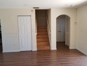 354 NW 114th Ave in Doral, FL - Building Photo - Building Photo