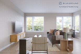 2690 152nd Ave NE in Redmond, WA - Building Photo