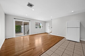 939 S Ogden Dr in Los Angeles, CA - Building Photo - Building Photo