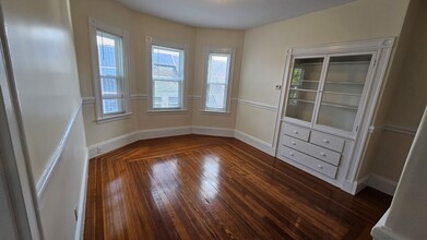 92 Wenham St, Unit 3 in Boston, MA - Building Photo - Building Photo