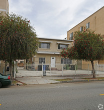 914 S Harvard Blvd in Los Angeles, CA - Building Photo - Building Photo