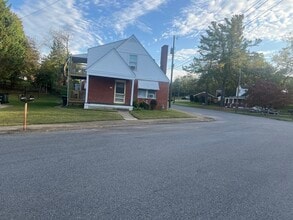428 Benson St, Unit Number A in Staunton, VA - Building Photo - Building Photo
