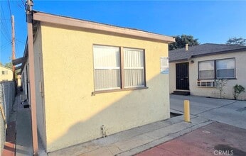 6702 Flora Ave, Unit A in Bell, CA - Foto de edificio - Building Photo