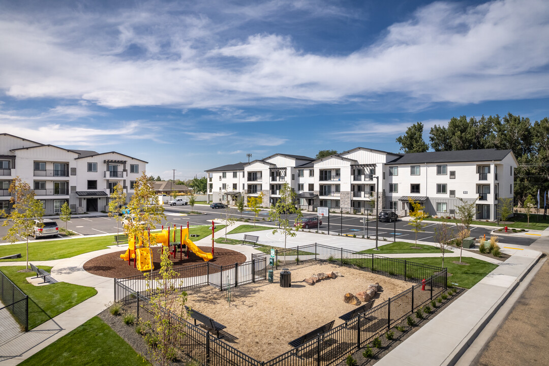 Stone Creek Apartments in Caldwell, ID - Building Photo