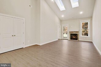 5606 Finley Rose Ct in Fredericksburg, VA - Building Photo - Building Photo
