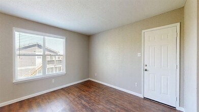 806 Oran Cir, Unit D in Bryan, TX - Building Photo - Building Photo