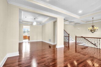 17 Moorings Ln in Edgewater, NJ - Building Photo - Building Photo