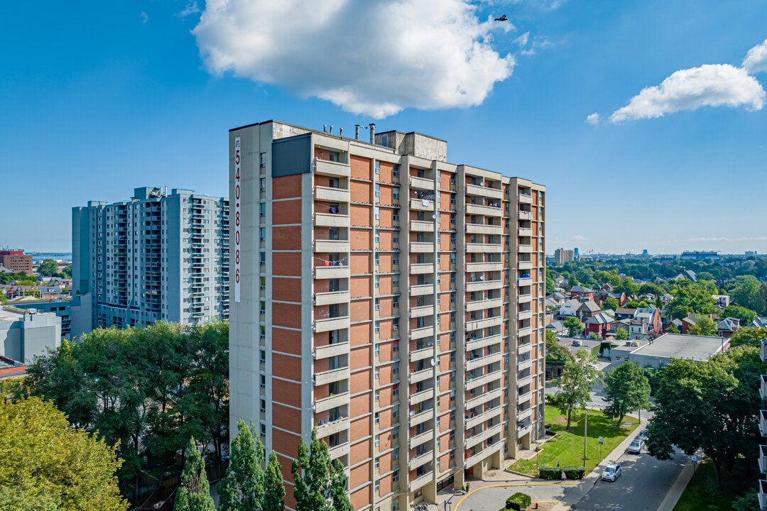 Rebecca Towers in Hamilton, ON - Building Photo