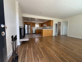2617 Rockefeller Ln, Unit #C in Redondo Beach, CA - Building Photo
