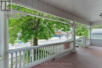 36 Arnold Crescent in Richmond Hill, ON - Building Photo - Building Photo