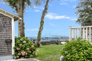 58 Washington St, Unit 5 in Newport, RI - Building Photo