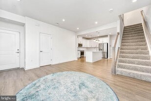 4627 Olivine Dr in Chantilly, VA - Building Photo