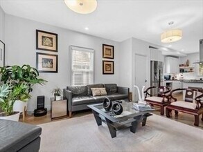 75 South St, Unit 2 in Boston, MA - Building Photo - Building Photo