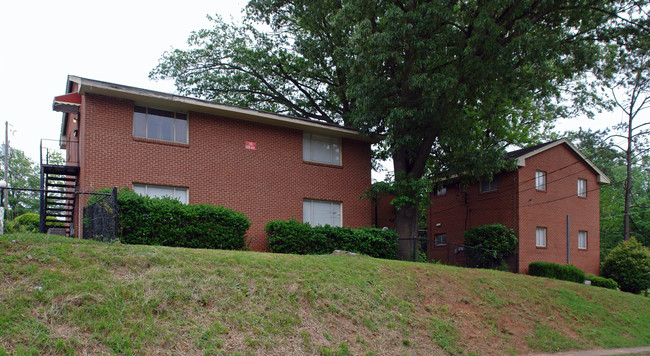 Brownstone Apartments in Raleigh, NC - Building Photo - Building Photo