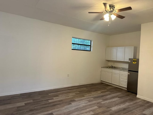 2394 Orange Center Blvd in Orlando, FL - Building Photo - Building Photo