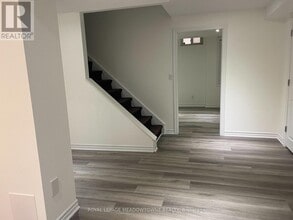 6853 Lisgar Dr in Mississauga, ON - Building Photo - Building Photo