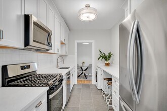 1485 Beacon St, Unit 2 in Brookline, MA - Building Photo - Building Photo