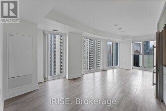 575-1575 Bloor St E in Toronto, ON - Building Photo - Building Photo