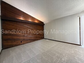 2423 S 141st E Ave in Tulsa, OK - Building Photo - Building Photo