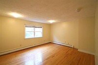 93 Brookline St, Unit 2 in Cambridge, MA - Building Photo - Building Photo