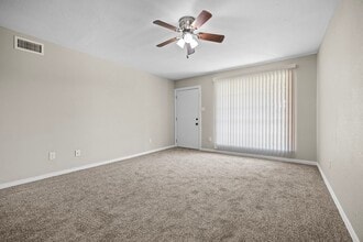 9616 Long Point Rd in Houston, TX - Building Photo - Building Photo