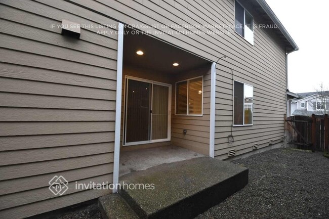 18403 96th Ave E in Puyallup, WA - Foto de edificio - Building Photo