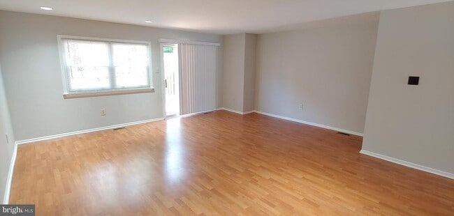 property at 25 Hamlet Dr