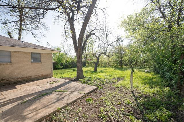 1823 Las Cruces Ln in Dallas, TX - Foto de edificio - Building Photo