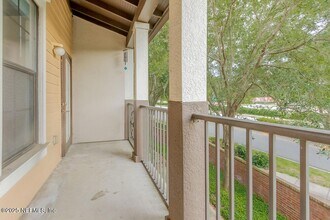 9823 Tapestry Park Circle in Jacksonville, FL - Foto de edificio - Building Photo