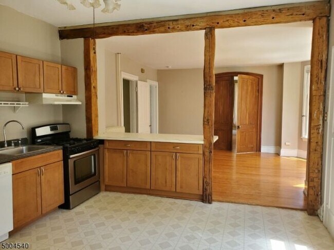60 Park Ave-Unit -3 in Flemington, NJ - Building Photo - Building Photo