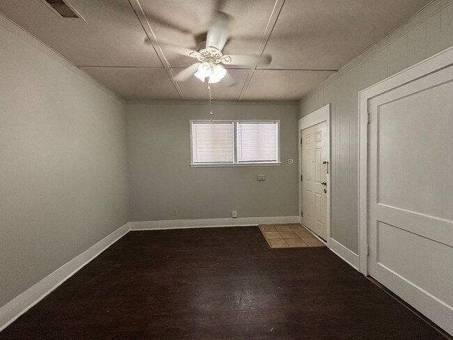 2214 Avenue O 1/2 in Galveston, TX - Building Photo - Building Photo